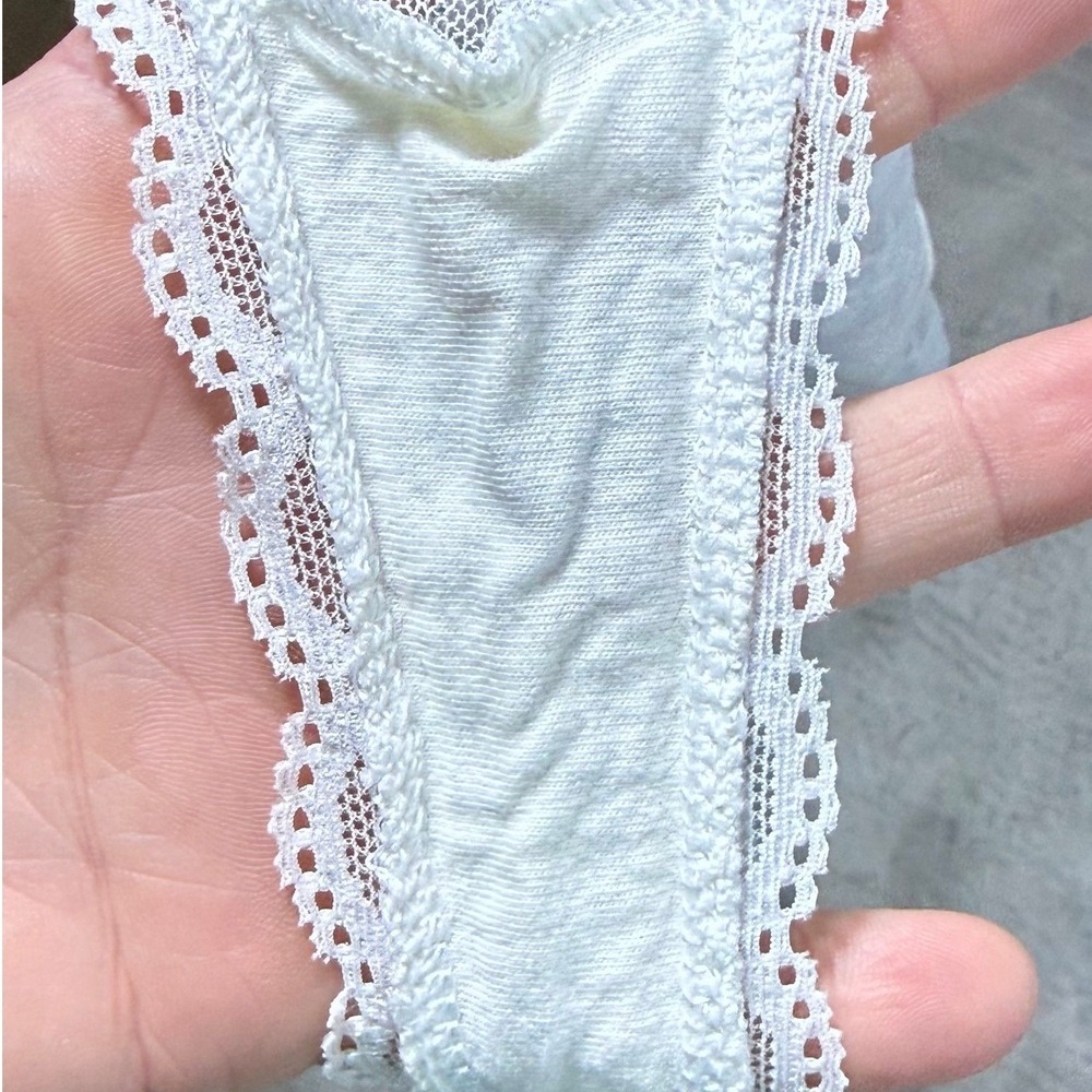 Victoria's Secret White Lace Deep V Teddy Bodysuit Lingerie Large - Picture 14 of 15